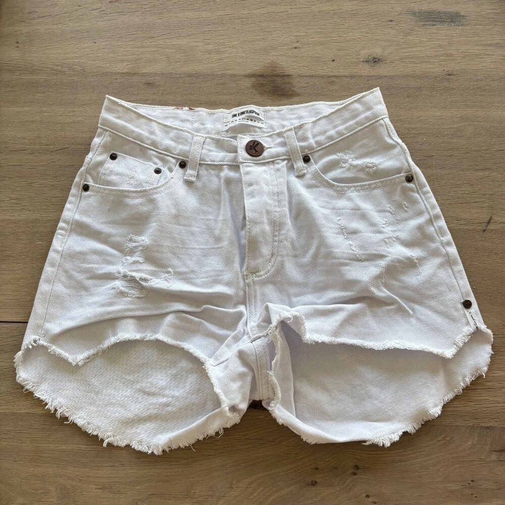 One Teaspoon Denim white shorts size 27